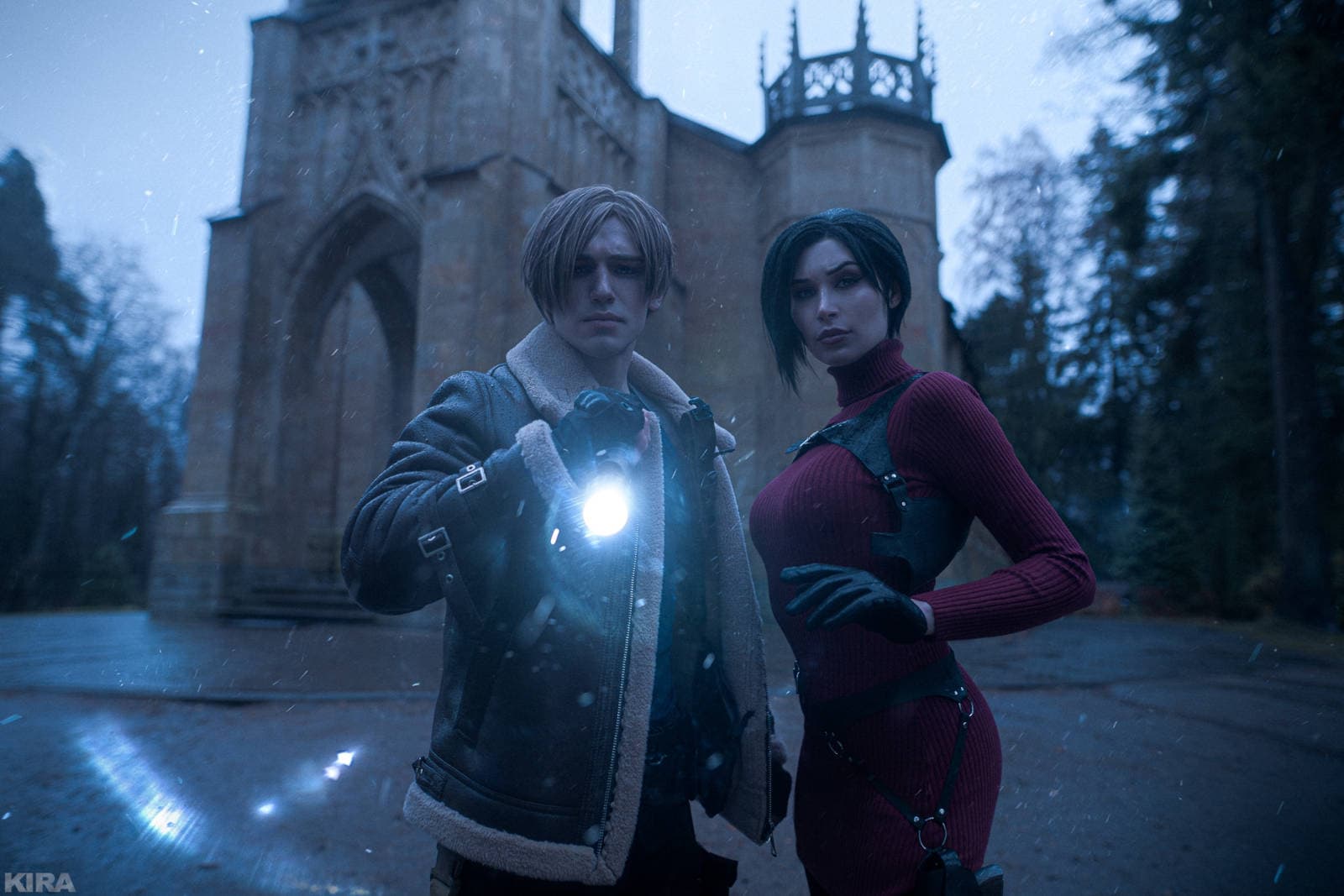 Cosplayers Recreate Ada Wong & Leon S. Kennedy from Resident Evil 4 Remake